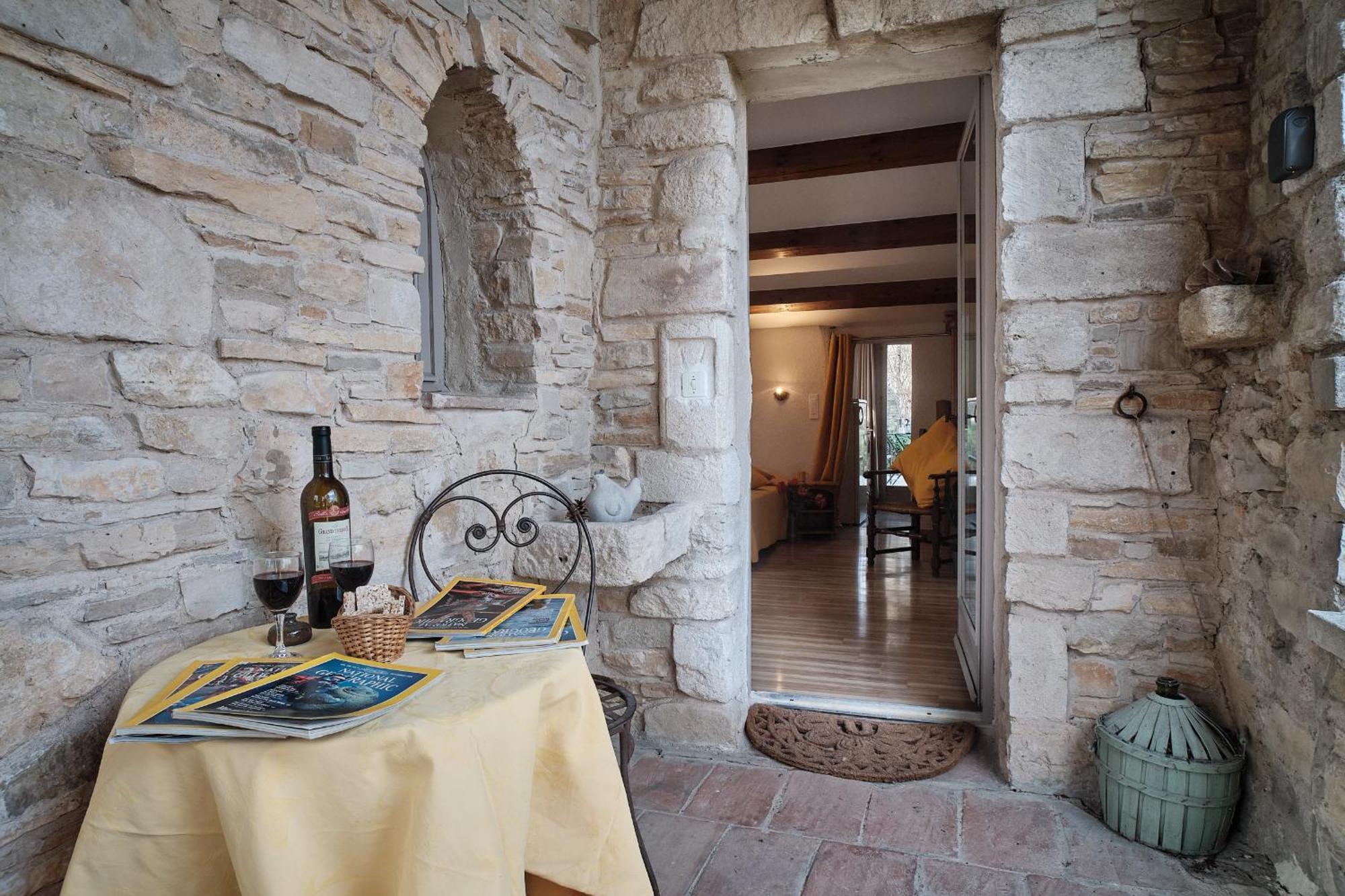 Les Maisons De Chante Oiseau Sigonce Esterno foto
